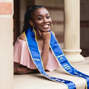 Meet your Posher, Alexis